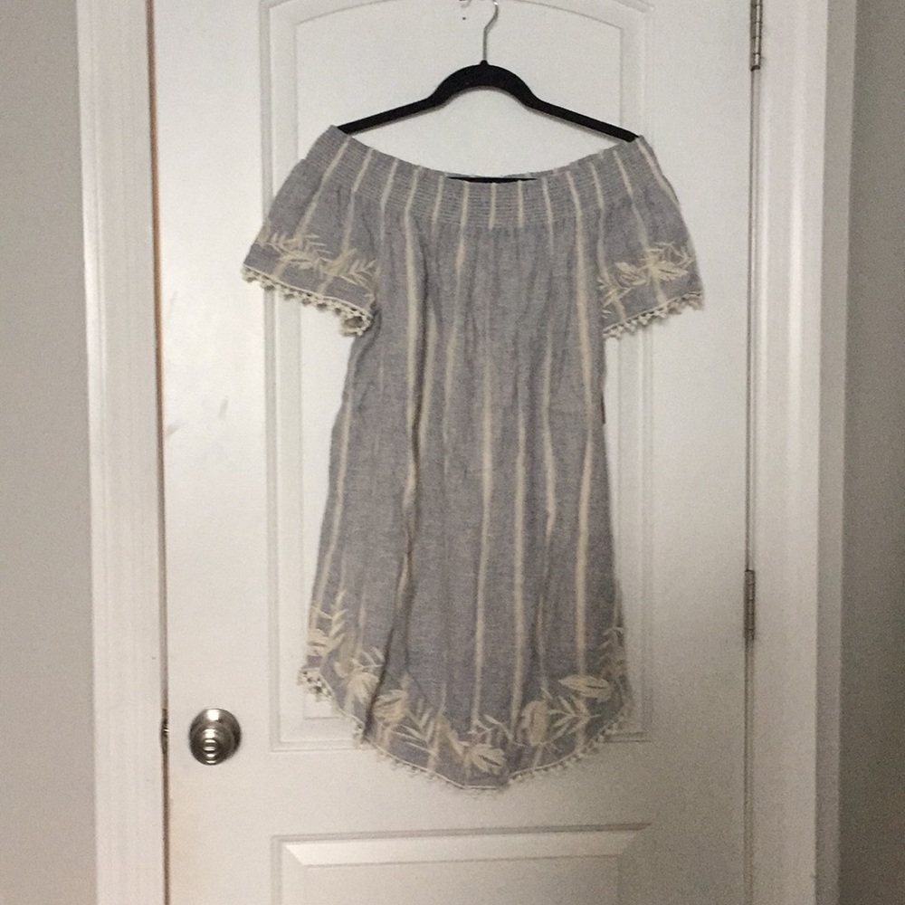 Off-shoulder summer dress